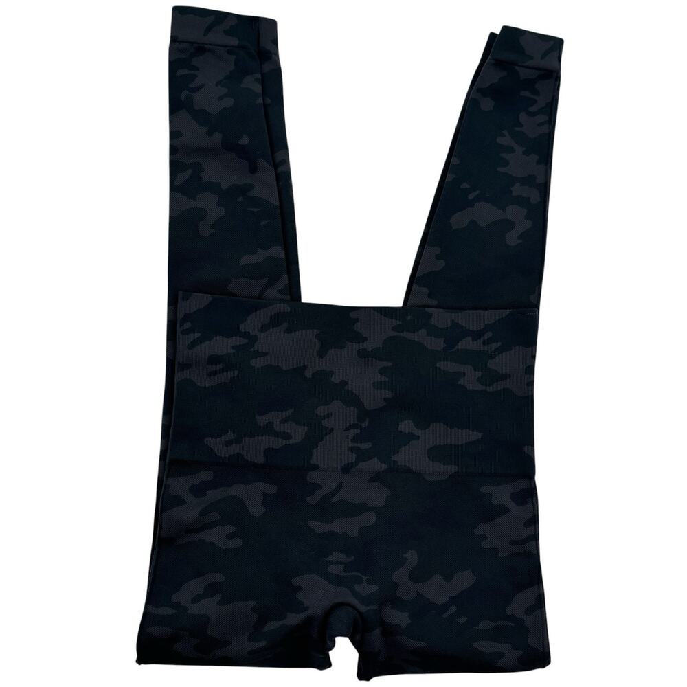 Spanx Black Camo Cropped Lamn Seamless Leggings - Picture 4 of 6